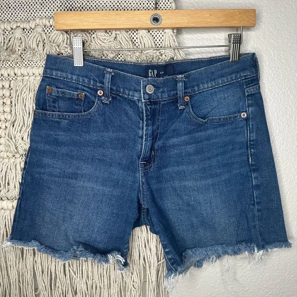 GAP Blue Jean Shorts with Frayed Hem (6/28)